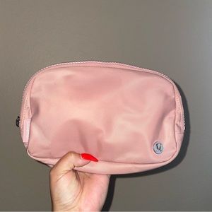Lululemon Everywhere Belt Bag 🎀